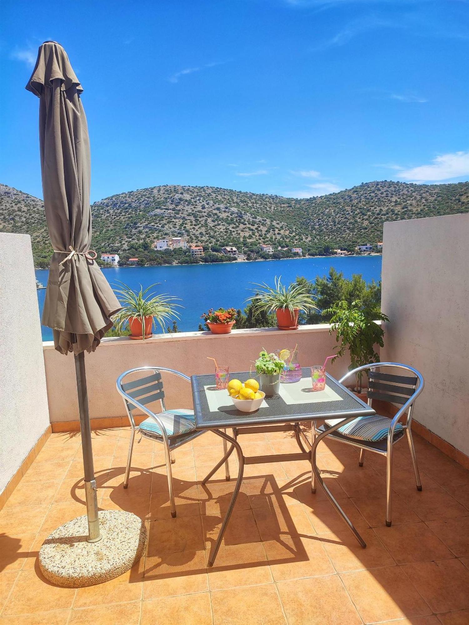 Apartments Vesna Lastovo 外观 照片